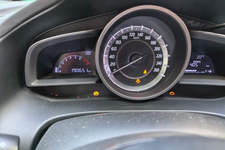 Used Mazda CX-4 2016 2.0L Manual Two-Wheel Drive Blue Sky Dynamic Edition Odometer Close Up