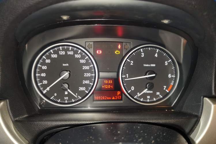 Used BMW 3 Series 2010 320i Luxury Model
