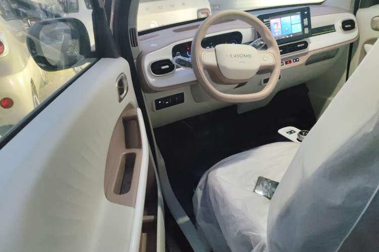 Used Geely Galaxy Panda 2025 210 km – Yuanqi Bear