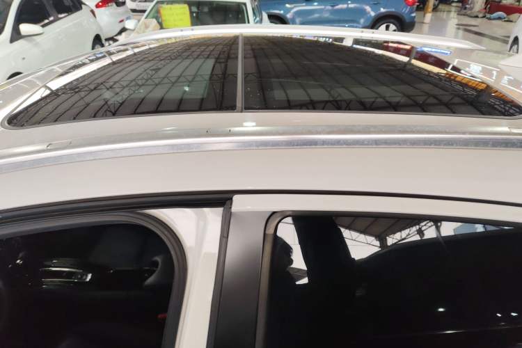 Used Honda Vezel 2017 1.8L CVT Front-Wheel Drive Pioneer Edition
