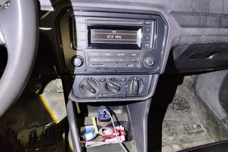 Used Volkswagen Jetta 2017 1.5L Manual Fashion Edition
