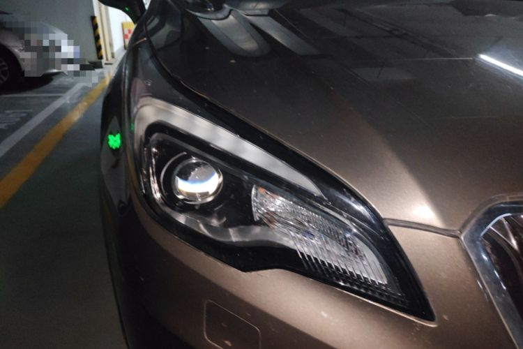 Used Buick Envision 2016 28T Four-Wheel Drive Luxury Model Right Front Headlight