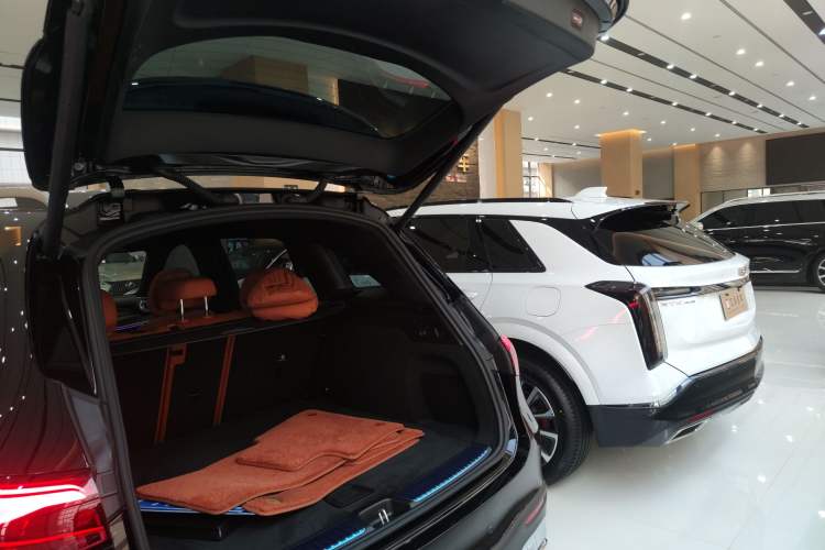 Used Mercedes-Benz GLC 2025 Refresh GLC 260 L 4MATIC Dynamic Edition Trunk