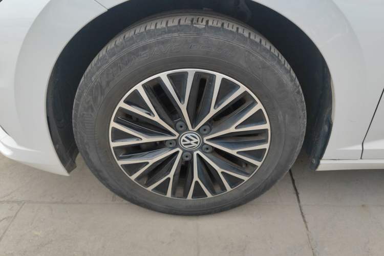 Used Volkswagen Sagitar 2019 200TSI DSG Comfort Version China VI Standard Left Front Wheel Hub