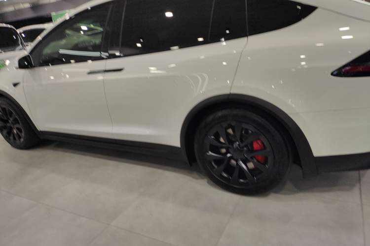 Used Tesla Model X 2023 Three-Motor All-Wheel-Drive Plaid Version Exterior 3