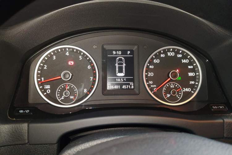 Used Volkswagen Tiguan 2017 300TSI Automatic Two-Wheel Drive Silk Road Comfort Edition Instrument Cluster