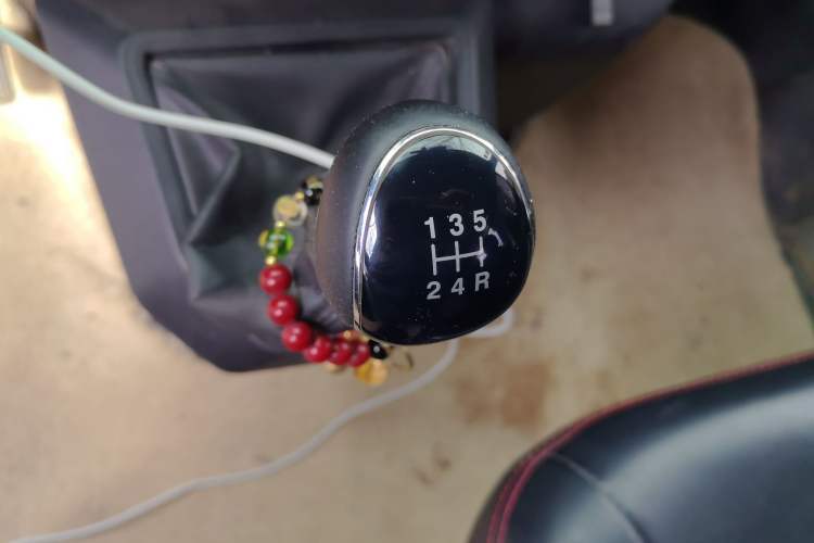 Used JMC Transit 2019 2.8T Commercial Version Short Wheelbase Low Roof 6-Seater China VI Emission Standard JX493
