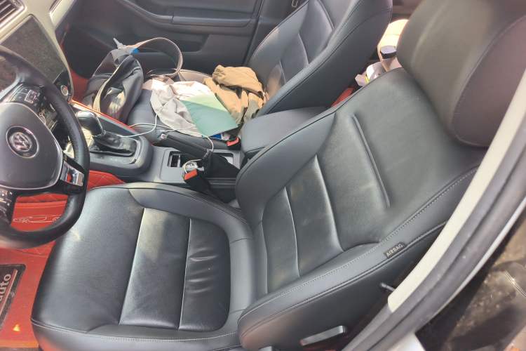 Used Volkswagen Sagitar 2015 230TSI Automatic Comfort Version Left Front Seat