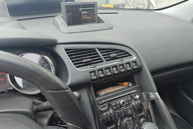 Used Peugeot 3008 2013 1.6THP Roland Garros Edition Audio And AC Panel