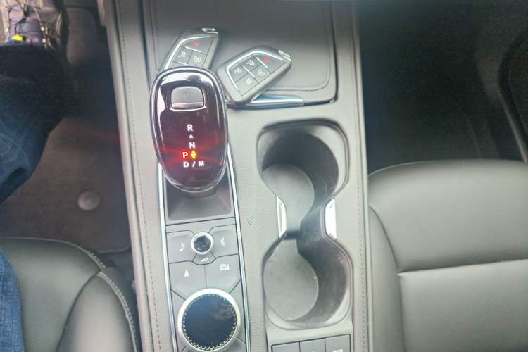 Used Cadillac XT4 2024 28T Two-Wheel-Drive Luxury Version