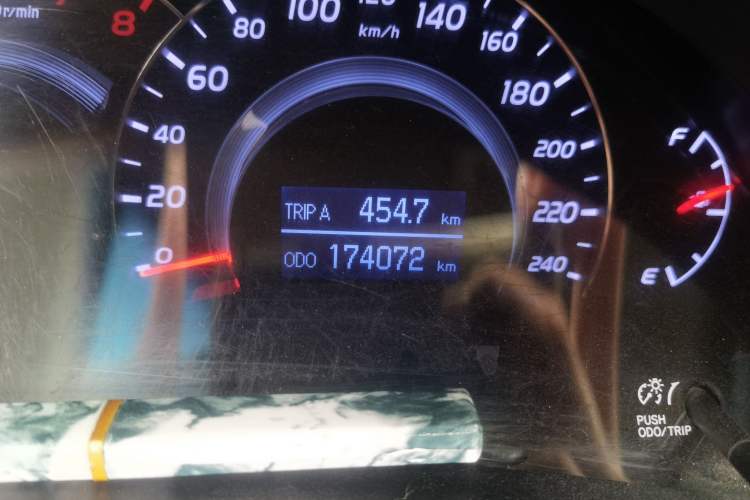 Used Toyota Camry 2013 200G Classic Luxury Edition Odometer Close Up