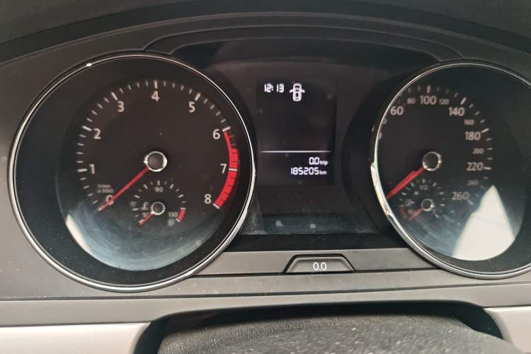 Used Volkswagen Lamando 2017 230TSI DSG Fashion Edition Odometer Close Up