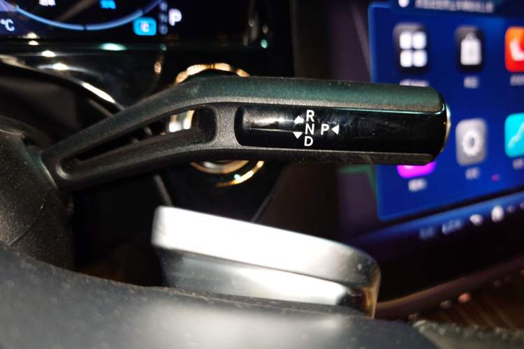 Used Mercedes-Benz E-Class 2026 E 300 L Luxury Gear Lever