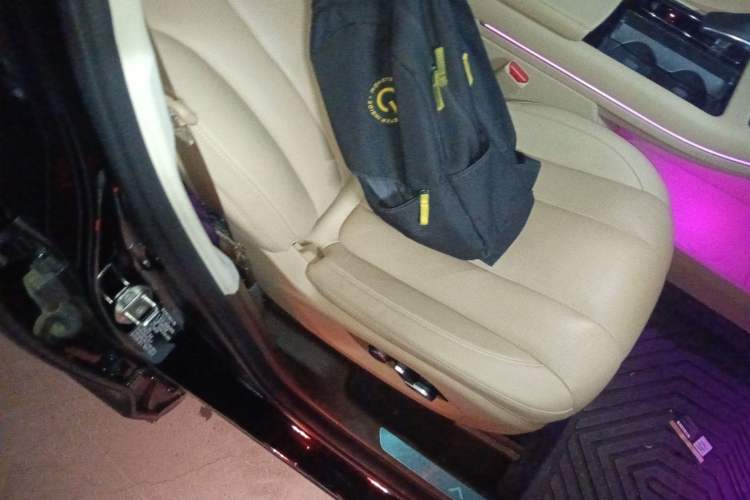 Used Hima AITO M7 2024 1.5T Rear-Drive Plus Version 6 Seats Right Front Seat