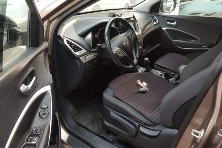 Used Hyundai Santa Fe 2013 2.4L Automatic 2WD Comfort Edition
