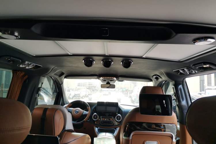 Used Mercedes-Benz Vito 2021 2.0T Elite Version 7 Seats Headliner