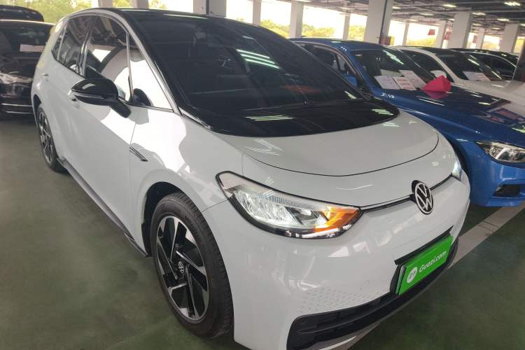 Used Volkswagen ID.3 2023 Upgraded Model Pure Intelligent Enjoyment Version Front Right 45 Deg