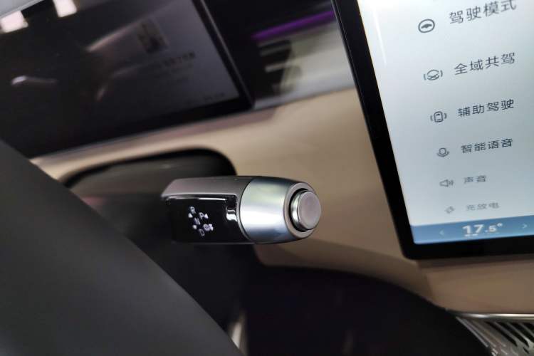 Used XPeng X9 2025 740 Ultra-Long Range Max