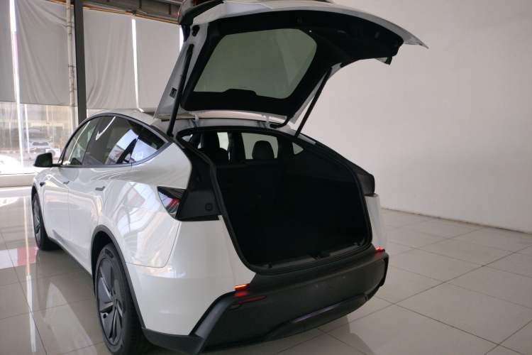 Used Tesla Model Y 2026 Long-Range All-Wheel-Drive Model