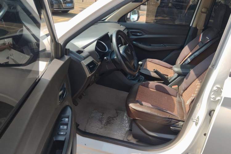 Used Wuling Hongguang 2019 1.5L S Standard Version China VI LAR
