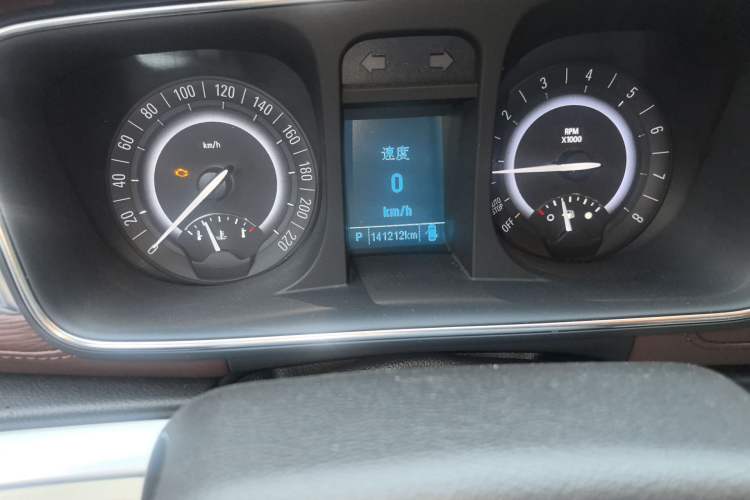 Used Buick GL8 2017 25S Luxury Version China V Standard Odometer Close Up