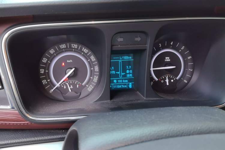 Used Buick GL8 2017 25S Comfort Version China V Standard Odometer Close Up