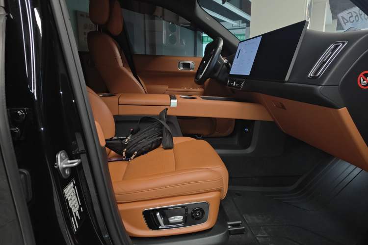 Used Li Auto L8 2023 Pro Model
