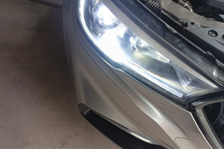 Used Hongqi H5 2020 1.5T DCT Flagship Edition Right Front Headlight