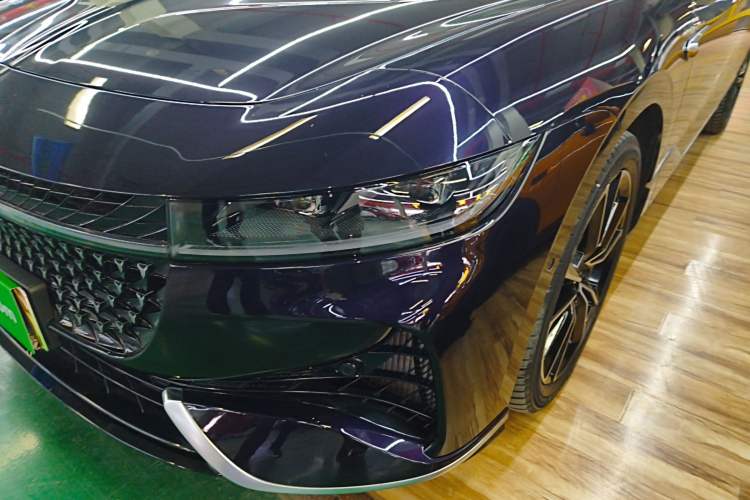 Used VOYAH PASSION 2024 PHEV Four-Wheel Drive Ultra-Long Range Flagship Model
