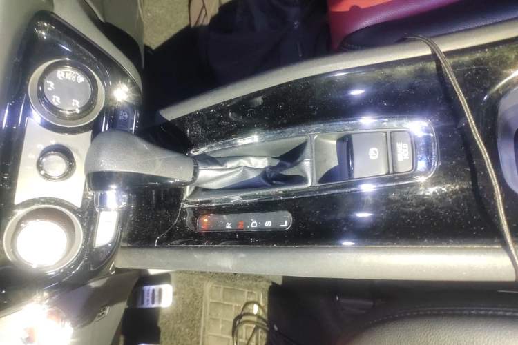 Used Honda Vezel 2018 1.5L CVT 2WD Technology Elite Model Gear Lever