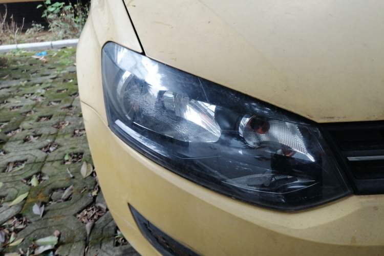 Used Volkswagen Polo 2011 1.4L Manual ZhiLe Edition Right Front Headlight