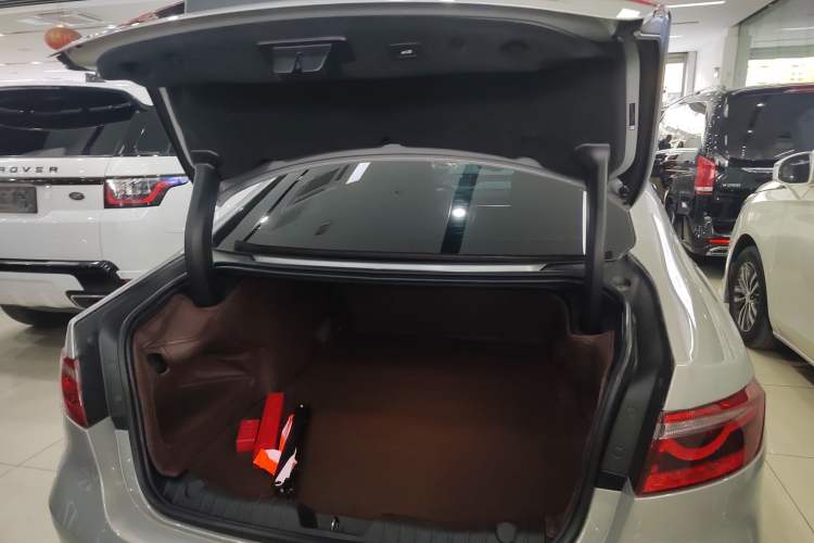 Used Jaguar XFL 2024 2.0T P250 Two-Wheel Drive Prestige Luxury Edition