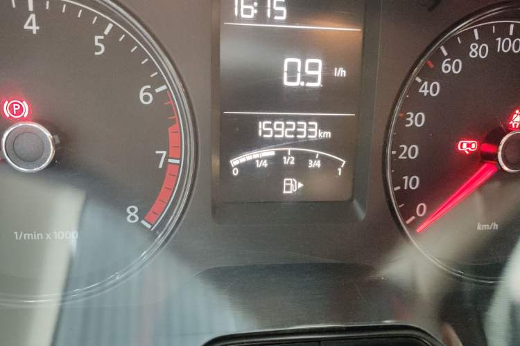 Used Volkswagen Lavida 2013 Revised Classic 1.6L Manual Fashion Edition Odometer Close Up