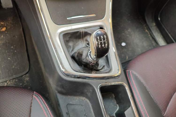 Used Baojun 560 2015 1.8L manual luxury version
