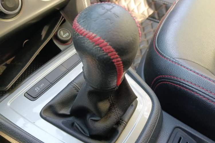 Used Volkswagen Lavida 2013 Revised Classic 1.6L Manual Fashion Edition
