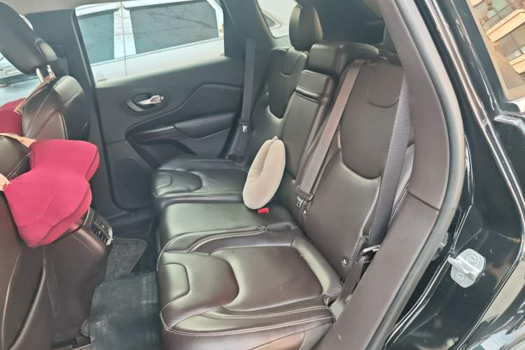 Used Jeep Cherokee 2014 2.4L Luxury Edition