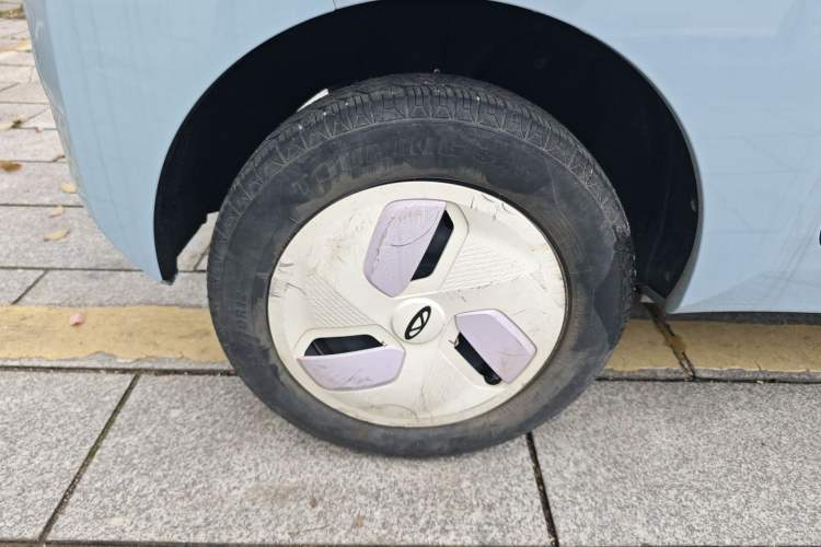 Used Chery QQ Ice Cream 2022 120km Conical Shape Lithium Iron Phosphate Right Rear Wheel Hub