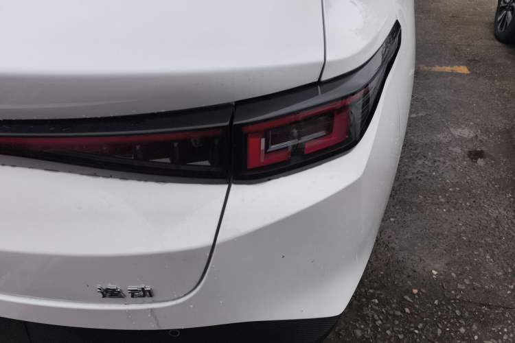 Used CHANGAN Eado 2025 Blue Whale 1.5T 500Bar Prestige Model
