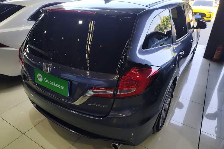 Used Honda Jade 2017 1.8L automatic Comfort version 5 seats
