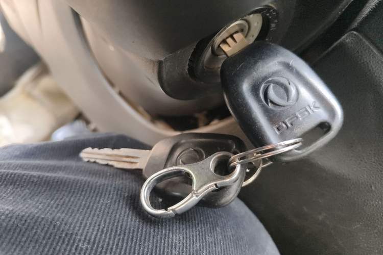 Used Dongfeng Fengon 330 2014 1.2L Manual Practical Version DK12-07