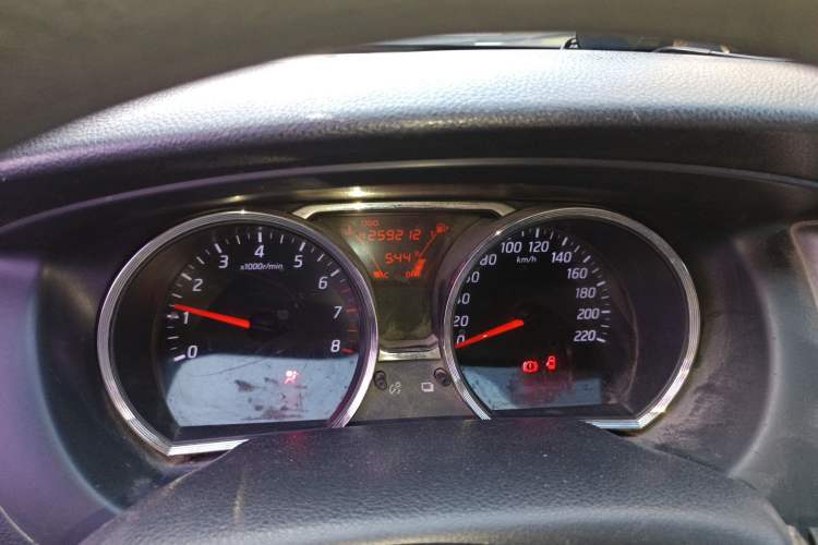 Used Nissan Livina 2013 1.6XE Manual Comfort Edition Odometer Close Up