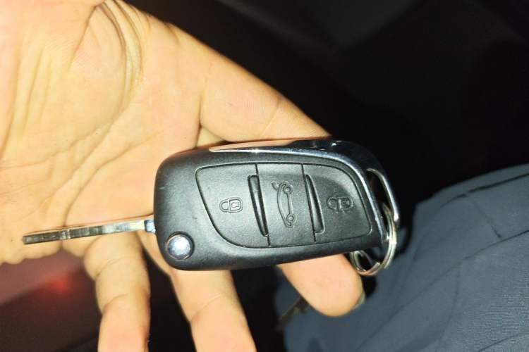 Used Citroen C5 2013 2.3L Automatic Zunyu Model Vehicle Key