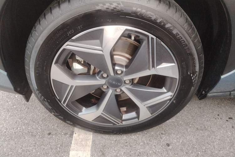 Used AION V 2024 Plus 70 Star Edition Lithium Iron Phosphate
