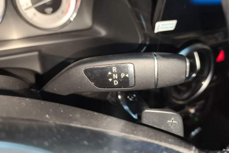 Used Mercedes-Benz GLK-Class 2015 GLK 260 4MATIC Fashion Edition Ultimate Version Gear Lever