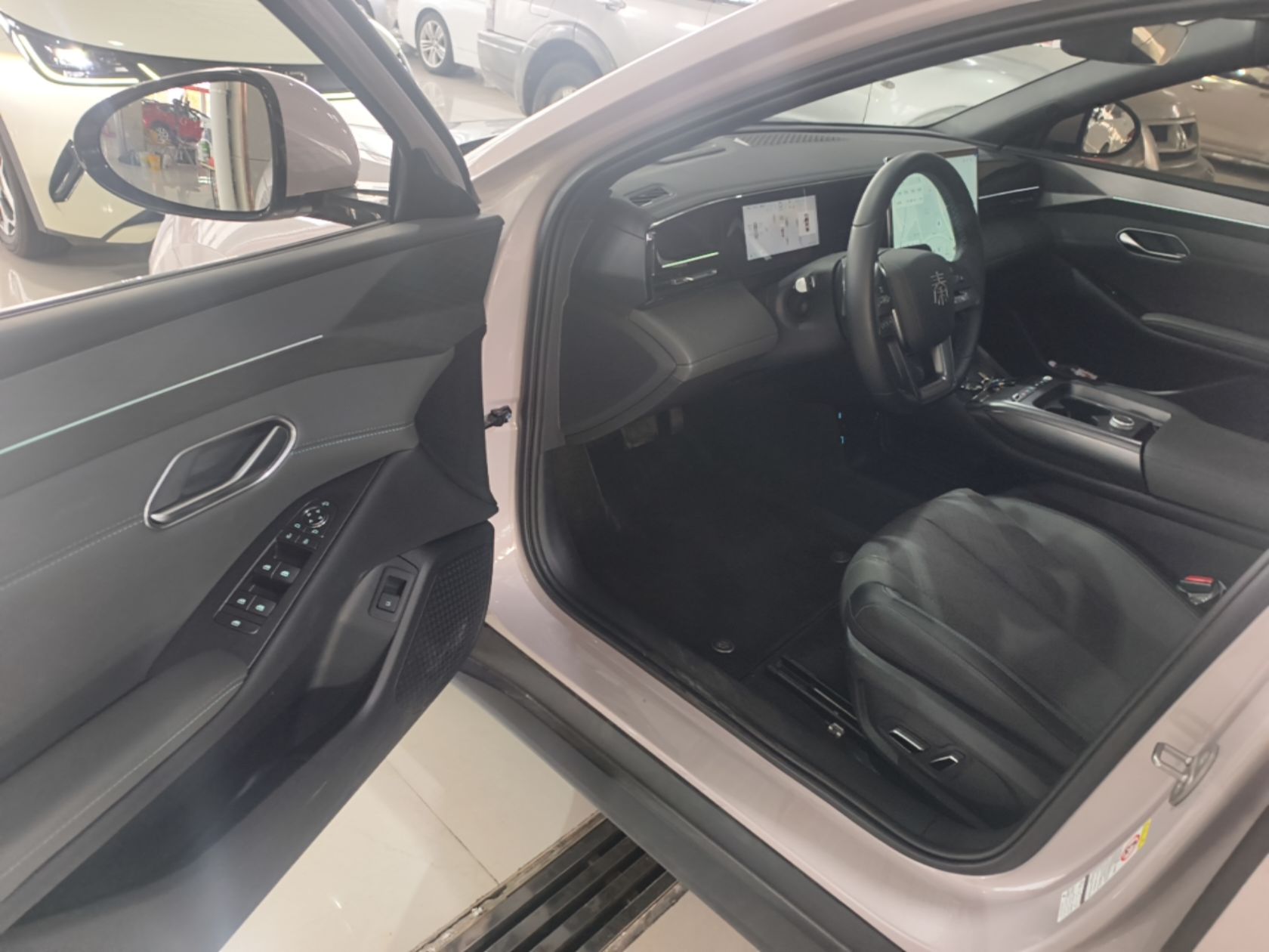 BYD Qin L 2025 EV 545KM Cloud Suspension Edition — снимка 18