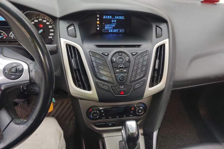 Used Ford Focus 2012 Sedan 1.6L Automatic Fashion Edition