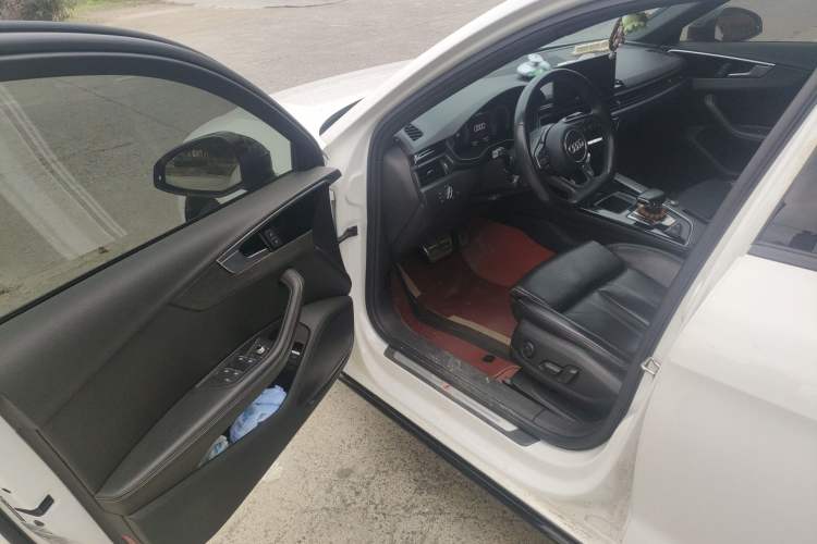 Used Audi A4L 2023 40 TFSI Luxury Dynamic Model
