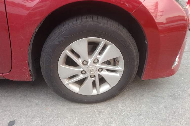 Used Toyota Corolla 2014 1.6L CVT GL-i Right Front Wheel Hub