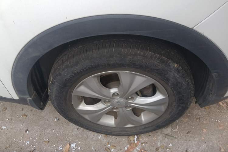 Used Kia KX3 2015 1.6L Automatic Special Right Front Wheel Hub