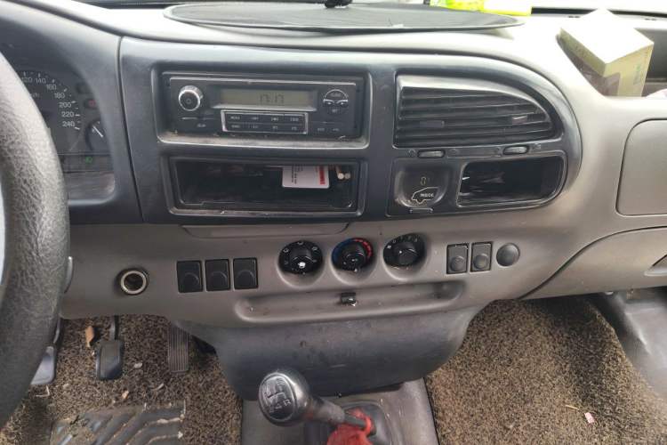 Used Ford Classic Transit 2013 2.8T Diesel Logistics Model with Short Wheelbase and Mid-Roof JX493ZLQ4